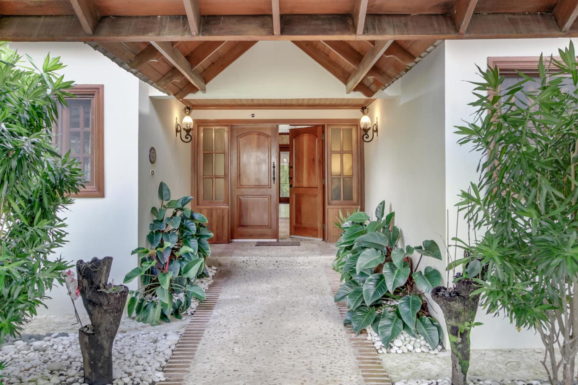 Beautiful Villa With Pool, Gym & Maid ปุนตากานา ภายนอก รูปภาพ